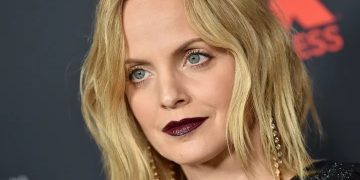 Mena Suvari u svojoj knjizi odlučila progovoriti o tamnim danima svoje karijere