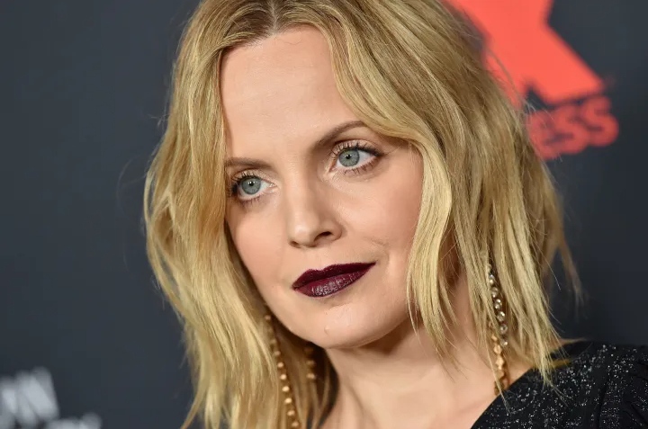 Mena Suvari u svojoj knjizi odlučila progovoriti o tamnim danima svoje karijere