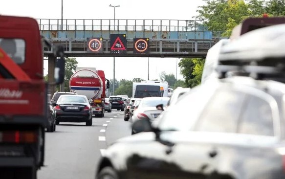 Gužve u smjeru mora: Kilometarske kolone na autocestama i graničnim prijelazima, MUP objavio snimku