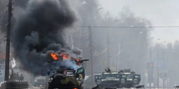 Ukrajina nastavila žestoke udare, razorila aerodrom i most u Hersonu