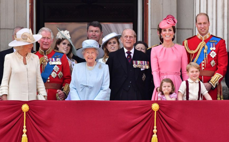 Kraljevska porodica zavijena u crno: Čarls se ubio