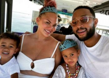 Chrissy Teigen objavila je da je trudna dvije godine nakon što je izgubila sina