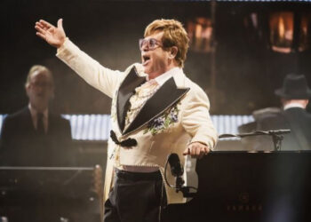 Elton John oženio je dvije dame, a sreću našao pored muškarca