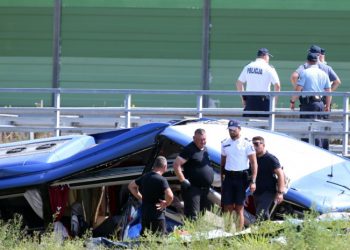 Najmanje 12 ljudi je poginulo, 11 je umrlo na licu mjesta: Više ljudi se bori za živote