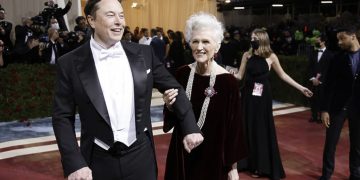 Elon Musk prodao dionice Tesle iz straha da će morati kupiti Twitter