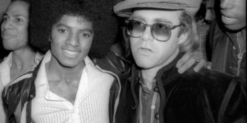 Elton John u svojoj autobiografiji Michaela Jacksona opisao kao mentalno bolesnu i uznemirujuću osobu