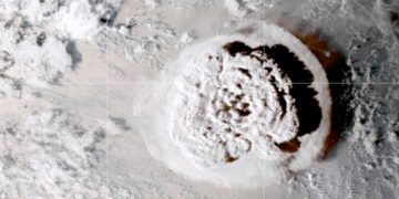 Ogromna erupcija vulkana Tonga izbacila je dovoljno vode da se u stratosferu napuni 58 000 olimpijskih bazena