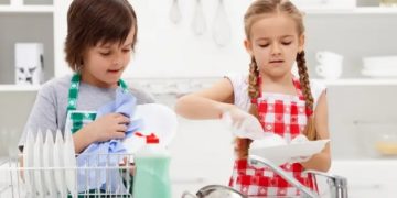 Treba li djeci davati džeparac za obavljanje kućanskih poslova?