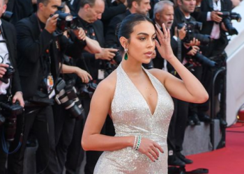 Georgina Rodriguez objavila fotku iz crkve, ljudi je napali zbog neprimjerene odjeće