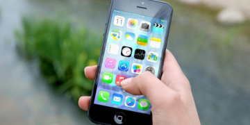 Prvi iPhone prodan na aukciji za preko 35.000 dolara