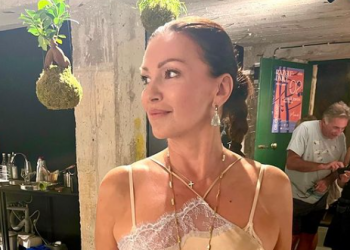 Nina Badrić oduševila ženstvenom figurom u posebnoj haljini, porede je sa Jennifer Lopez