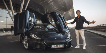 Bivši prvak Formule 1 prvi kupio Rimac Neveru: Ovaj automobil je sve što mogu poželjeti