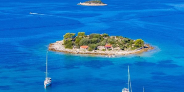 Želite ljetovati u potpunoj privatnosti? Na ovom našem otočiću postoje samo tri kuće