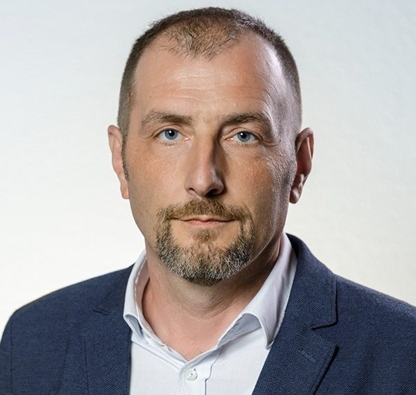 IDS: Građanima dolaze dupli računi za struju i plin dok ih se krade!