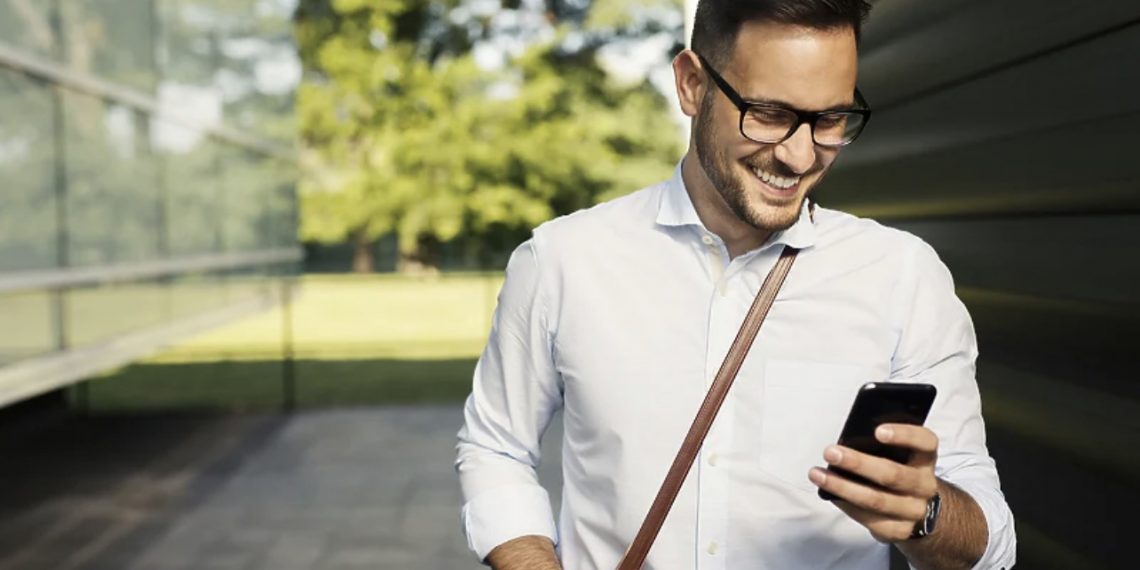 Stručnjaci upozorili: Uobičajena pogreška kod korištenja telefona može oštetiti vaš vid