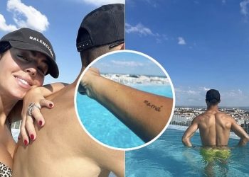 Georgina privukla pažnju neobičnom tetovažom uživajući na bazenu sa spektakularnim pogledom