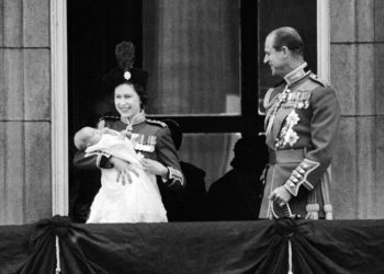 Iz jednog razloga ne postoje fotografije na kojima je kraljica Elizabeta trudna