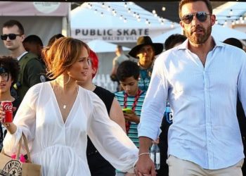 Jennifer Lopez besprijekorno izdanje uspjela je upropastiti čudnim odabirom obuće