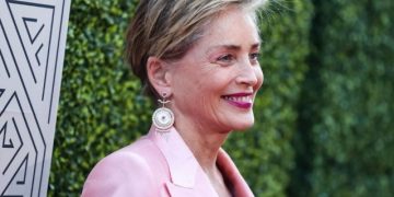 Sharon Stone: “Prekinula sam sa svojim mlađim dečkom jer je od mene zahtijevao da idem na botoks””