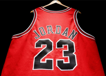 Jordanov dres prodan za 10,1 milijuna dolara