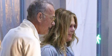 Nove fotografije Toma Hanksa zabrinule fanove, izgleda mršavo i iscrpljeno