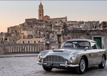 Bondov kaskaderski automobil prodan na dražbi za tri milijuna funti