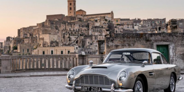 Bondov kaskaderski automobil prodan na dražbi za tri milijuna funti