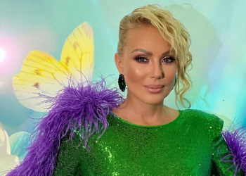Lepa Brena krenula s proizvodnjom ženskih čarapa: Sadrže hijaluron i čestice zlata
