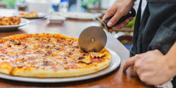 Pizzerija u Zagrebu dodatno naplaćuje rezanje pizze