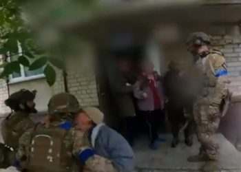 Rusi bježe pred granatama, Ukrajinci na dva fronta tuku!