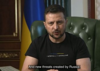 Ruski egzodus i strah je nezapamćen. Zelenski ih poziva na pobunu.