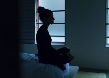 Većina ljudi ujutro napravi istu stvar, liječnici poručuju: Prekinite s tim!