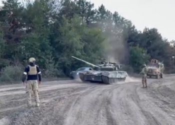 Zelenskij poziva civile Hersona na bijeg.