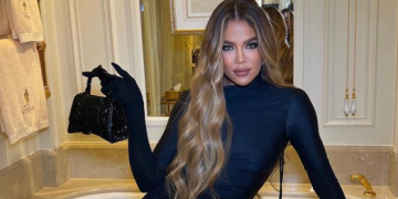 Khloe Kardashian bila na hitnoj operaciji: Uklonili joj tumor s lica