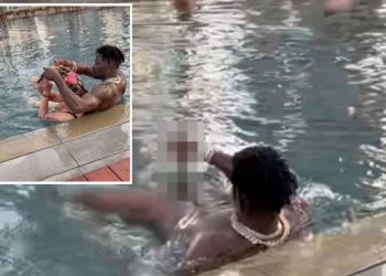 Bahata zvijezda maltretira ženu u bazenu golom stražnjicom i svojim spolnim organom