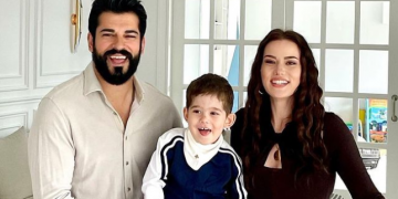 Burak Ozcivit i njegova supruga očekuju dijete, ona ponosno pokazala trudnički stomak