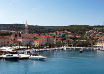 HVAR DISKRETNA MJESTA