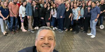 Jedan manager srušio sva predviđanja propasti i podigao Netflix!