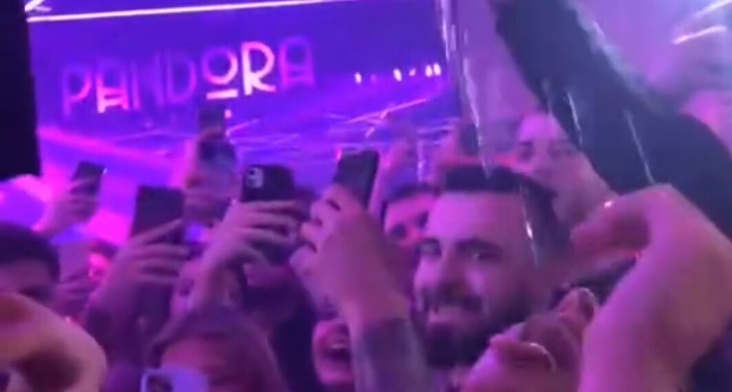 Treba li zaustavi Desingericinu promociju droge? Svi slavni promotori droga!