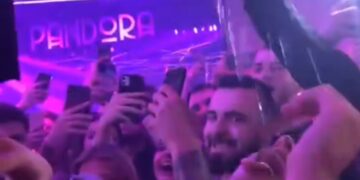 Treba li zaustavi Desingericinu promociju droge? Svi slavni promotori droga!