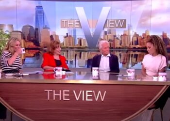 LJUBAVNE RAZLIKE OD ČAK 30 GODINA? MOGUĆE I U SLAVNIH