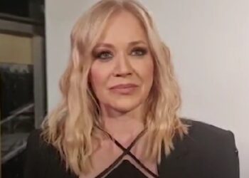 JELENA ROZGA: LAŽEM KAD MORAM!