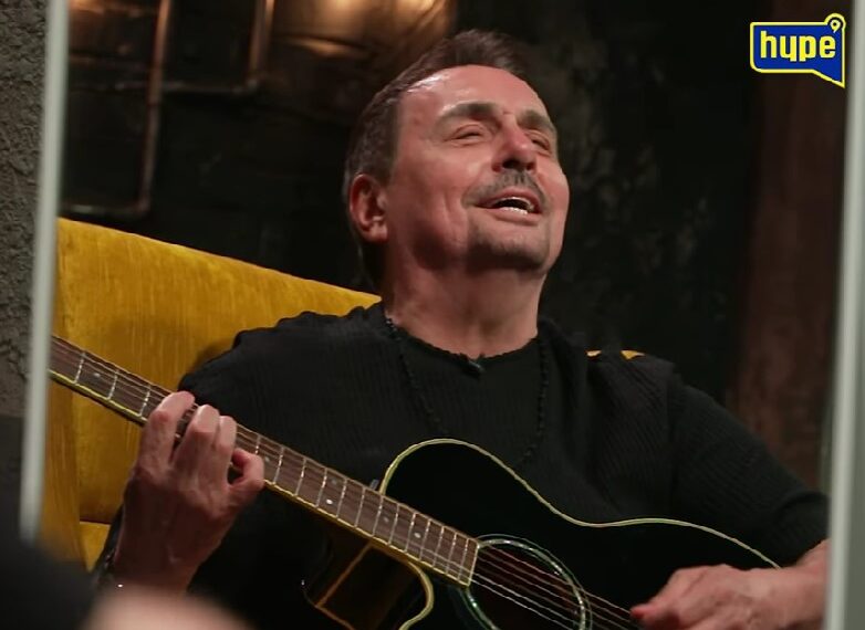 ZNAČI MI ŠTO ME POTAPŠAO TOMA A O GODINAMA NE PRIČAM