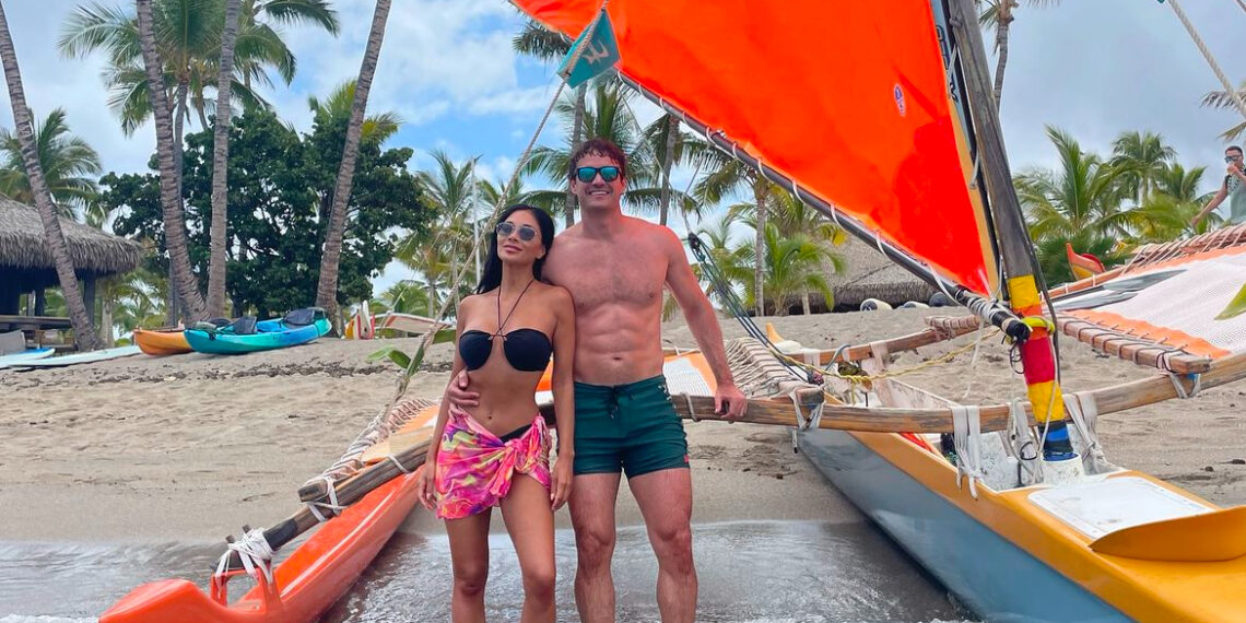 Oni su najzgodniji slavni par, a oduševljavaju fotkama s plaže!