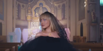 Svećenik koji je dozvolio snimanje spota Sabrine Carpenter u crkvi smijenjen s dužnosti