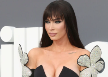 Trudna Megan Fox u izazovnom izdanju: Glumica pozirala u donjem vešu sa čipkanim velom