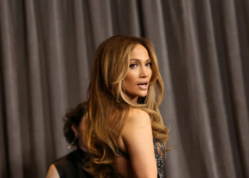 Jennifer Lopez u haljini koja naglašava figuru: Prozirnim komadom je zasjenila sve