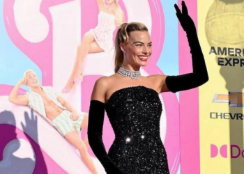 “Barbie” po prvi put postala majka