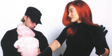 Objavili obiteljsku fotografiju: Justin i Hailey Bieber prvi put pozirali sa sinom