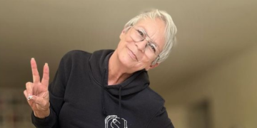 Jamie Lee Curtis podržala trend Pamele Anderson: Pozirala u potpuno prirodnom izdanju